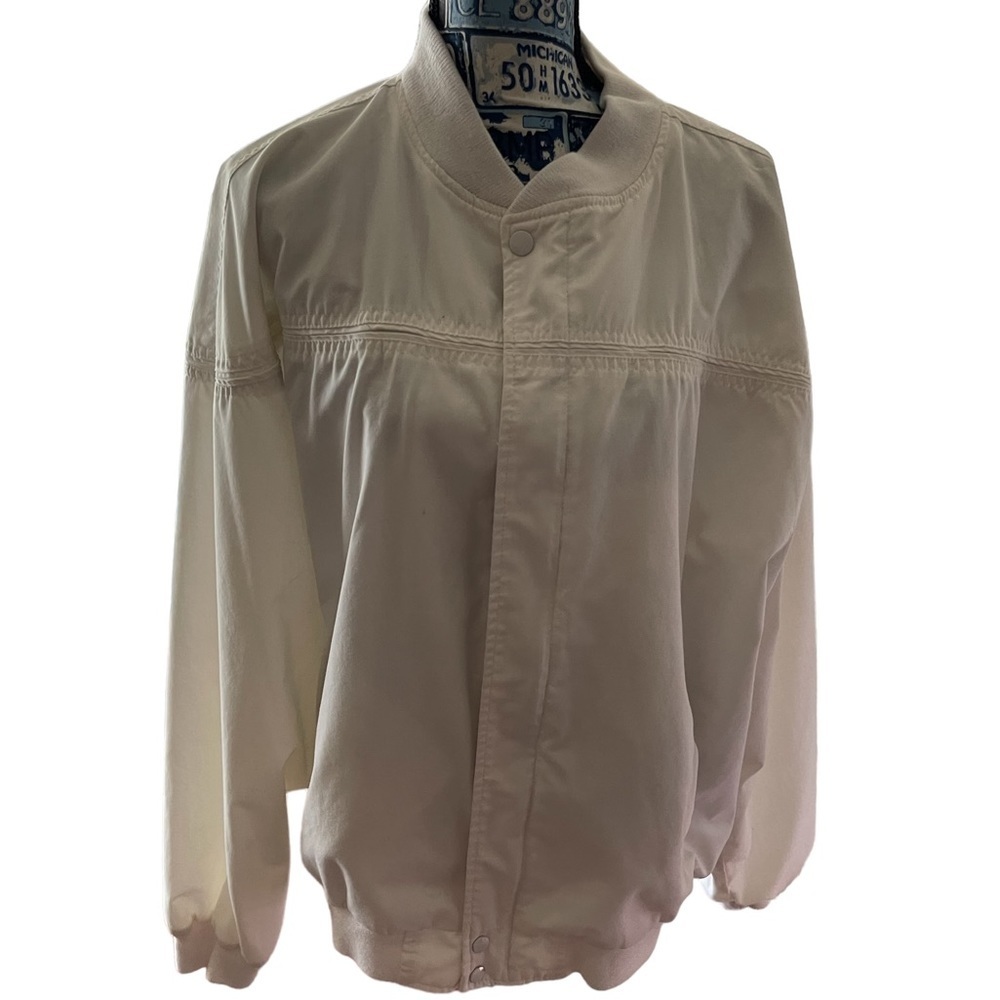 Men’s white bomber jacket